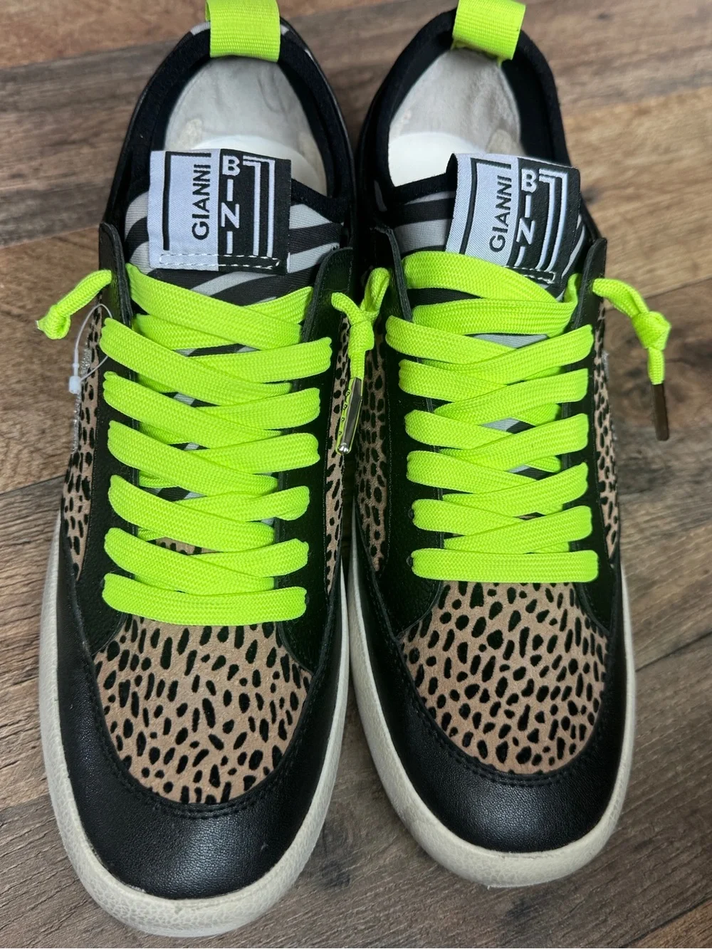 Gianni Bini Silver Star sneakers 7.5